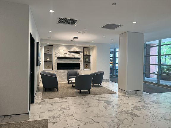 Lobby_b