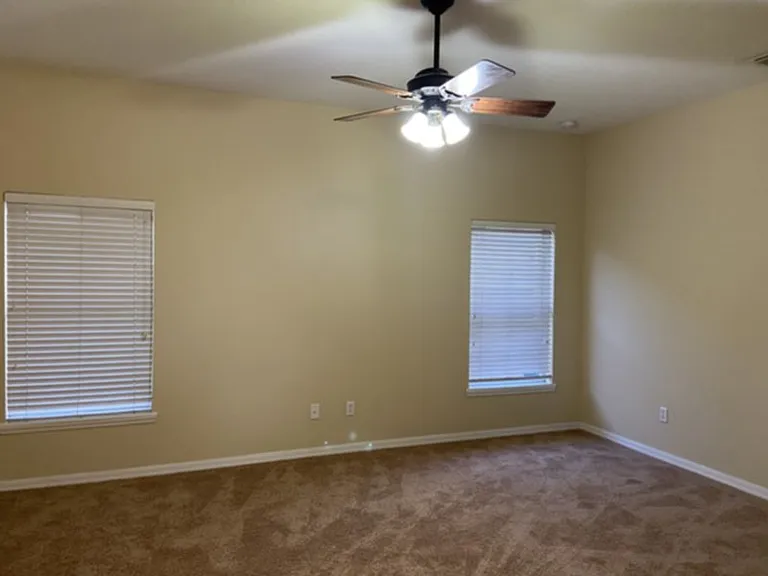 2103 Congress Ln — Photo 13