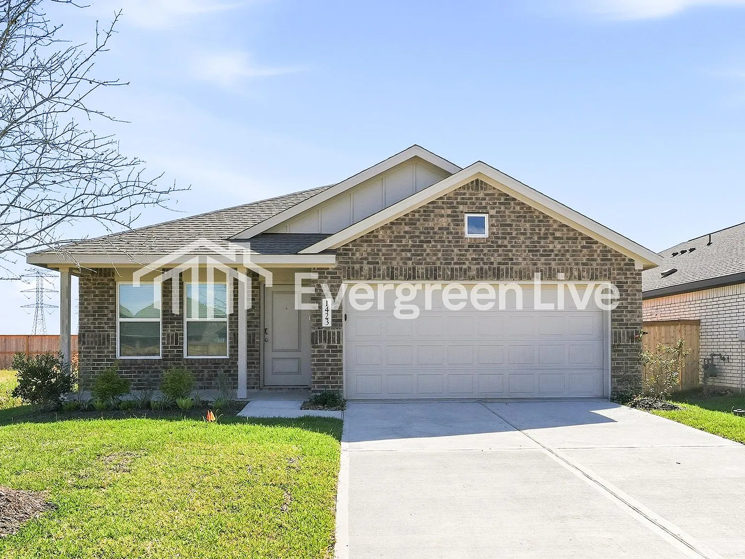 4 bed, 2.0 bath, 1924 sqft, $2,090 — Photo 1