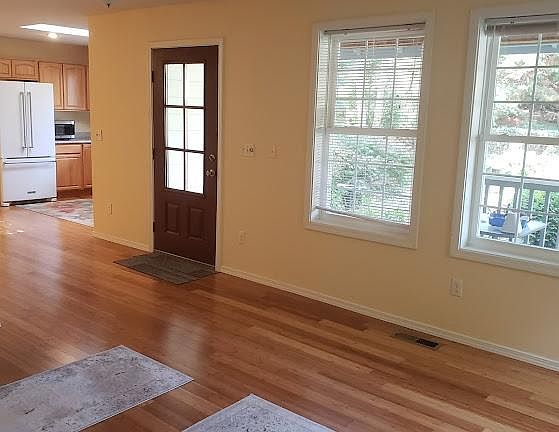 5th image of 2754 216th St SW