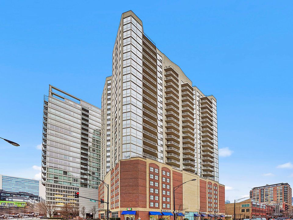 1st image of 645 N Kingsbury St APT 1206