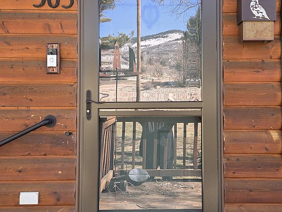 3rd image of 305 Lewis Loop