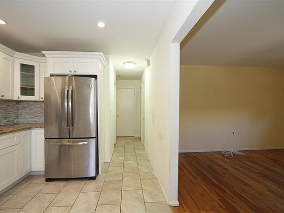 5th image of 251B Columbine Ave