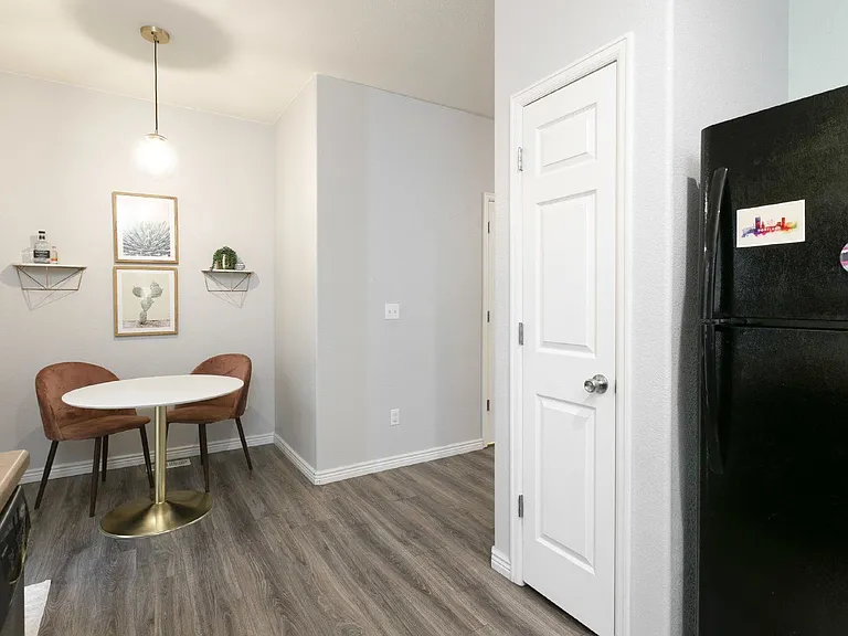 7860 Sandy Springs Point — Photo 13