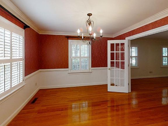 5th image of 24 Wonderwood Dr