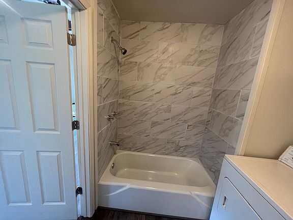 3rd image of 60 Magnolia #60