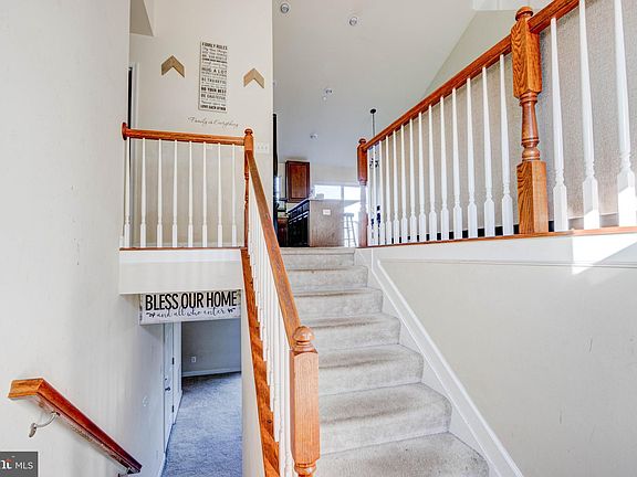 4th image of 102 Bambrooke Ct