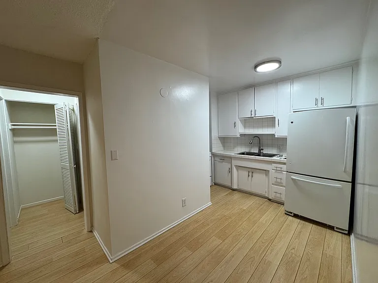 1937 N Bronson Ave #6 — Photo 11