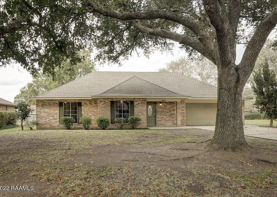 1st image of 1617 Southwood Dr