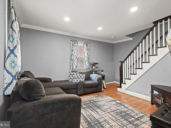 5th image of 50 Winters Ln