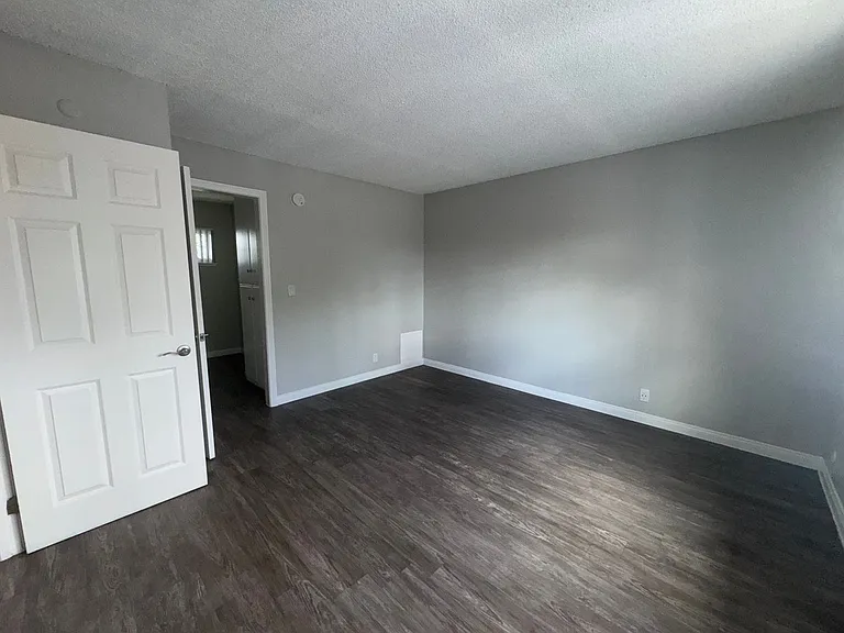 Villa Del Sol Apartments — Photo 37
