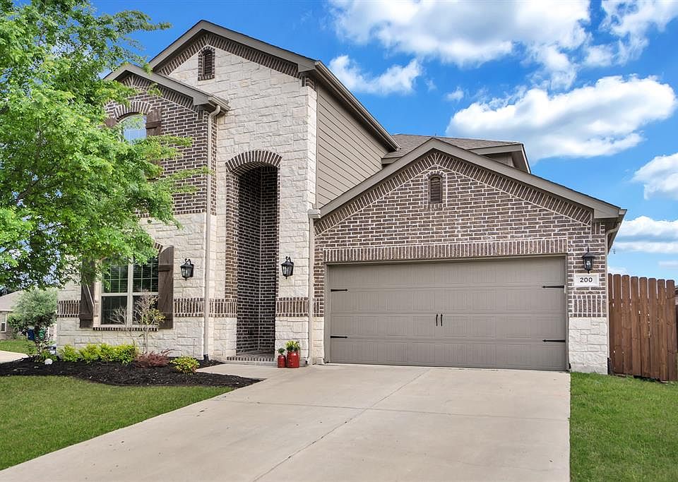 1st image of 200 Oxford Dr
