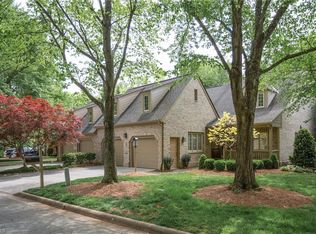 25 Lands End Dr, Greensboro, NC 27408