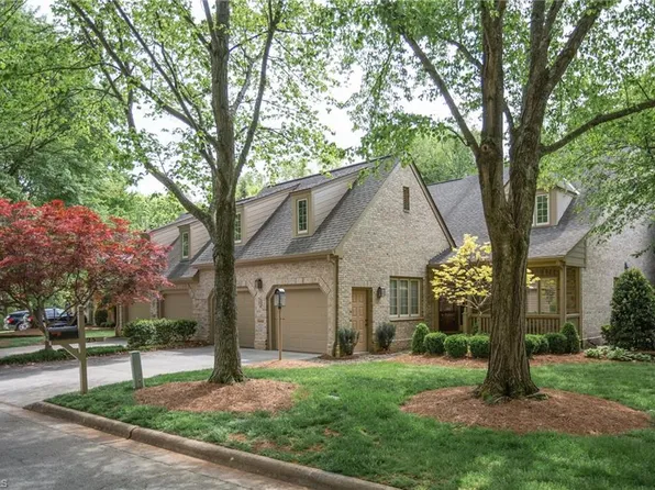 25 Lands End Dr, Greensboro, NC 27408