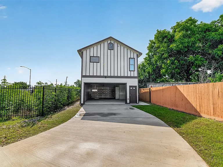 8321 Coma St — Photo 24