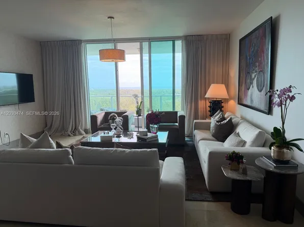 14951 Royal Oaks Ln APT 2001, North Miami, FL 33181