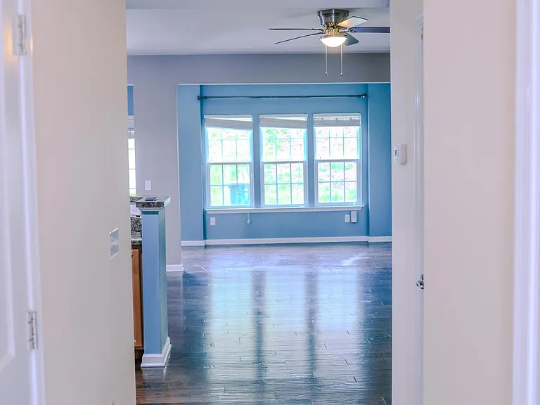 441 Woodbark Ct — Photo 4