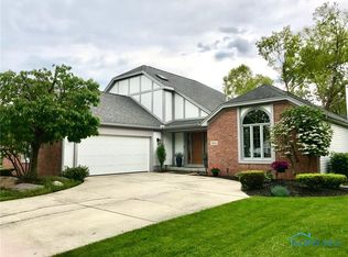 3462 Lynnbrooke Ln, Oregon, OH 43616