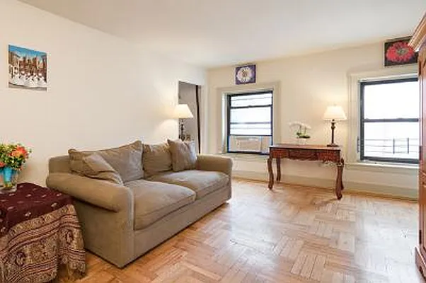 Sold by Corcoran | media 14
