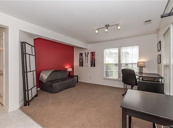 5th image of 9737 Blossom Hill Dr