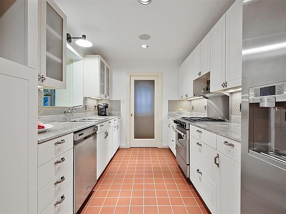 5th image of 4633 Southern Ave