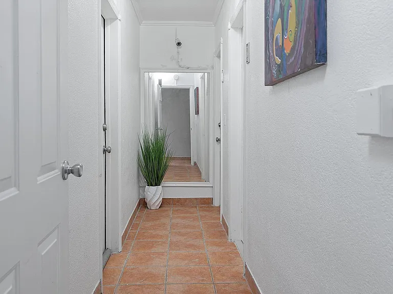 3349 NE 33rd St #2 — Photo 2