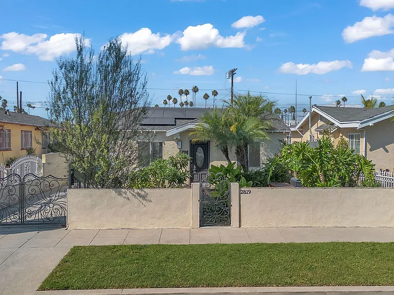 2819 Exposition Pl — Photo 2