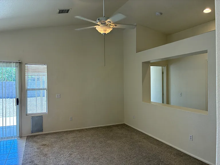 10523 W Windsor Blvd — Photo 9