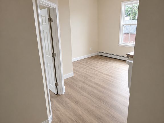 3rd image of 49 West St APT 4