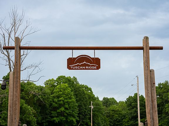 11th image of 66 Shawnokee Trl