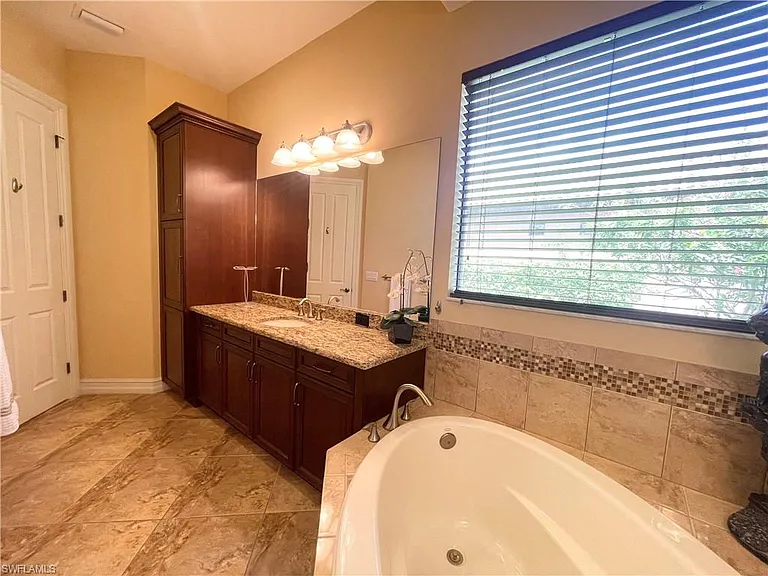 7302 Acorn Way — Photo 23