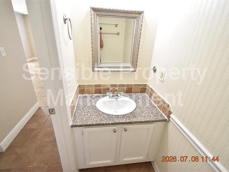 2302 Maki Rd #2 — Photo 10