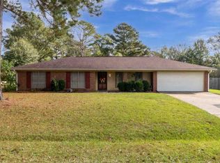 4112 Swan Hill Dr, Jackson, MS 39212