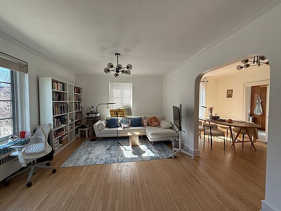 4th image of 11 Monmouth Ct APT 3