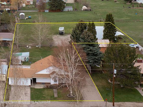 4th image of 243 E 6th Ave