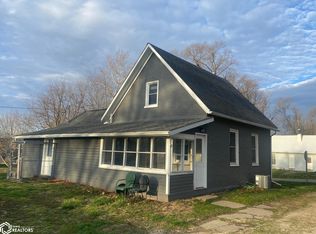 312 Main St, Bonaparte, IA 52620