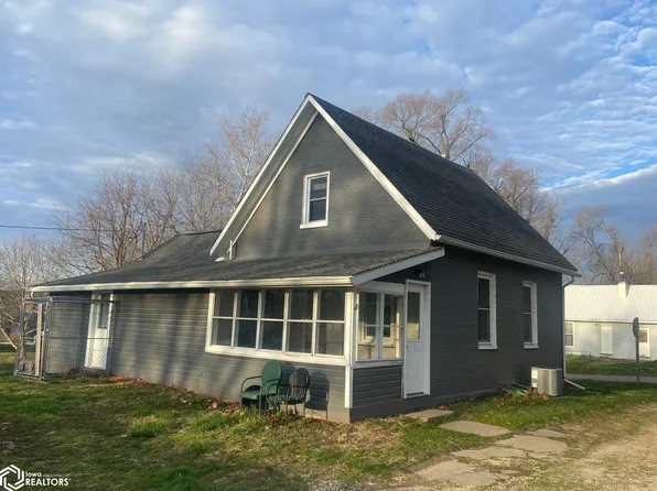 312 Main St, Bonaparte, IA 52620
