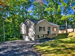 119 Almond Ct, Milford, PA 18337