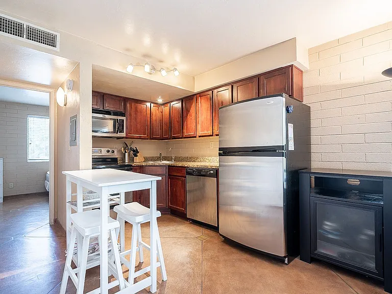 55 N. Cherry Ave. Unit #215 — Photo 32