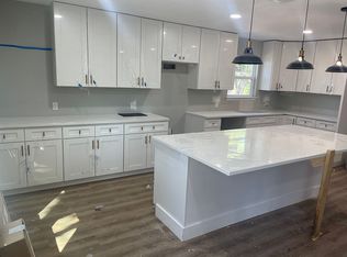 902 W 9th St, Georgetown, TX 78626