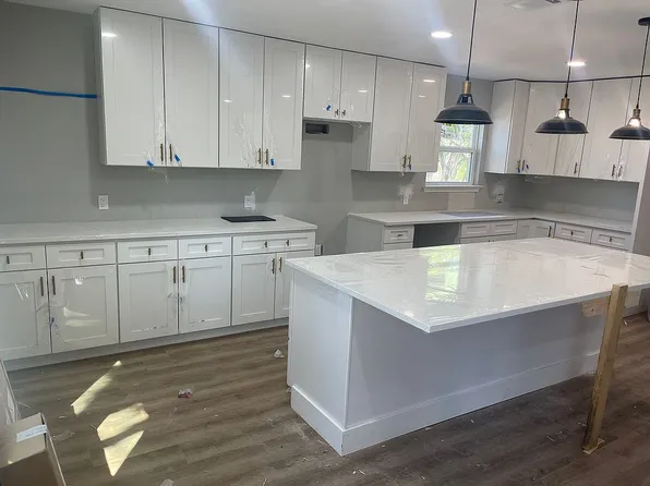 902 W 9th St, Georgetown, TX 78626