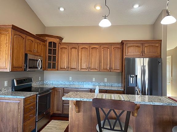 4th image of 2882 Villa Ct