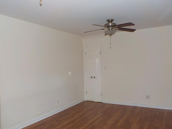 3rd image of 26038 75th Ave Floor 1