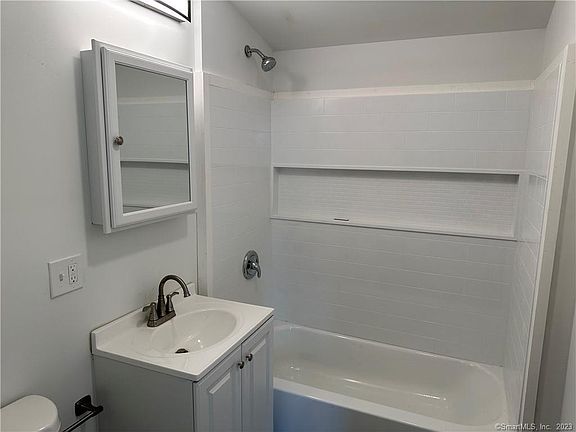 3rd image of 761 Brewster St #2