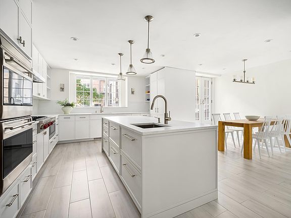 4th image of 324 W 80th St