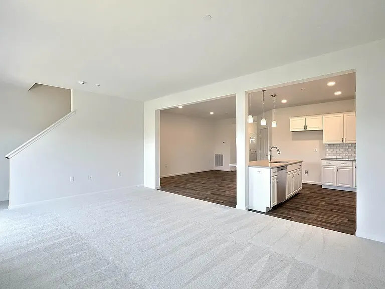 7884 Briarwood Dr — Photo 8