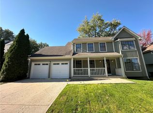 729 N Persimmon Dr, Olathe, KS 66061