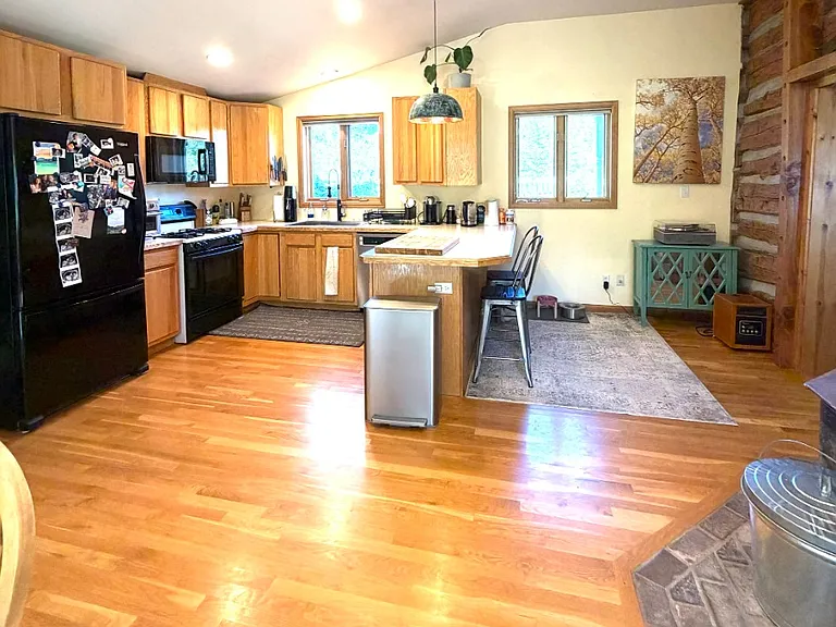 620 Main St — Photo 3