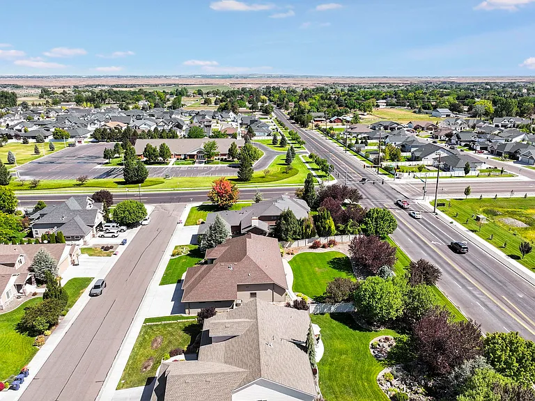 670 Sun Terrace Dr — Photo 14