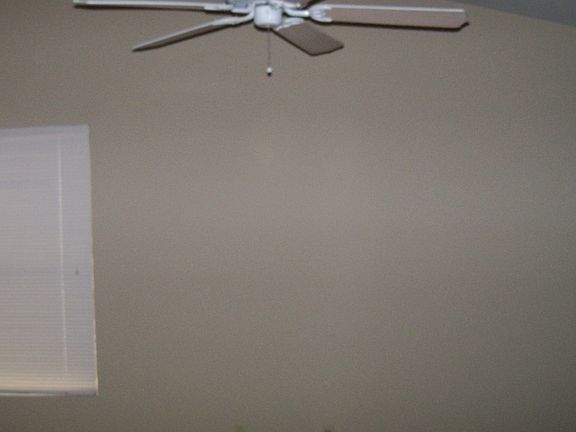 4th image of 1001 W Cantebria Dr